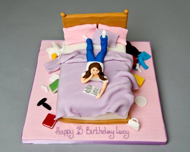 Awesome happy birthday cake for girls