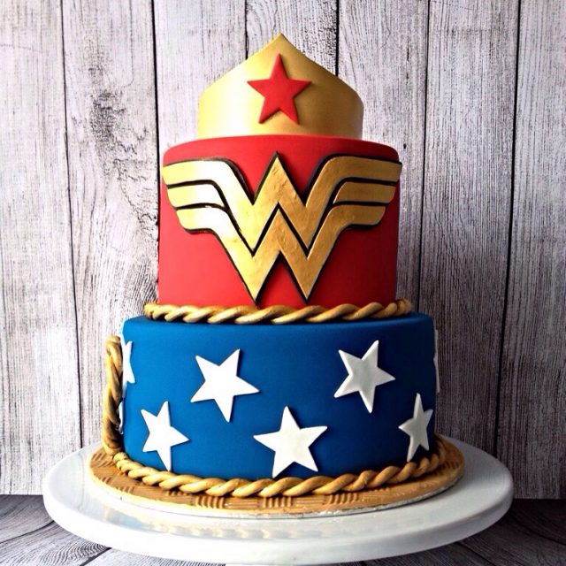 Birthday Cakes for Girls and Women – wonder woman