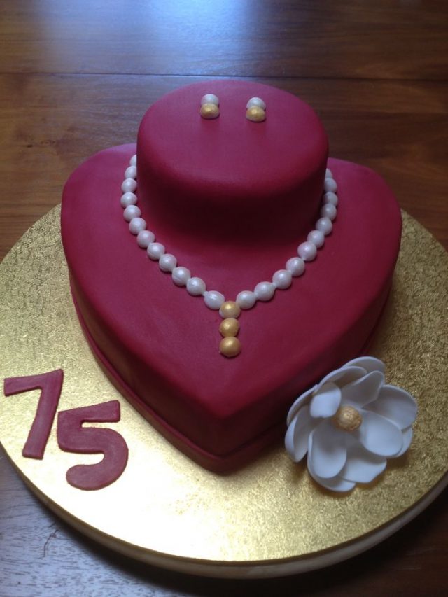 Elegant Birthday Cakes for Girls and Women