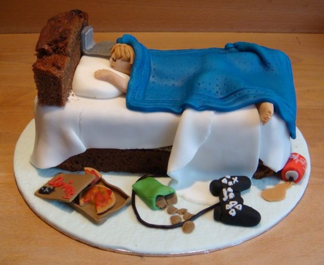 Funny happy birthday cake for boys