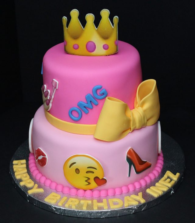 Pinky Birthday cake Emoji