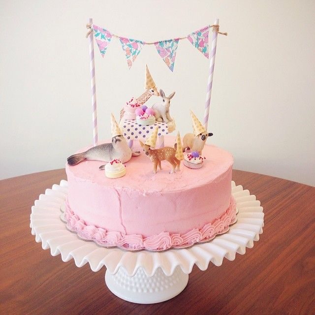 Pinky birthday cake