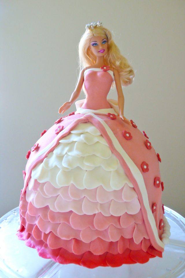 happy birthday cake for girls – Barbie