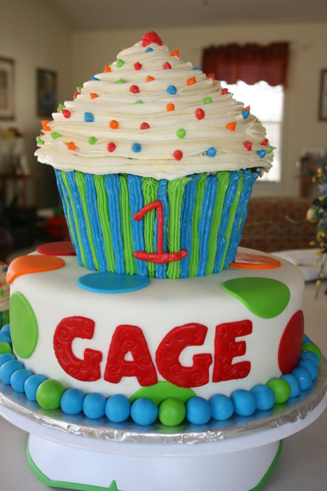 Birthday Cake for Little Boys – big cupcake